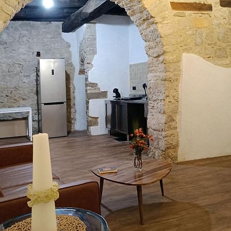 Stone House Apartment Veroli ภายนอก รูปภาพ